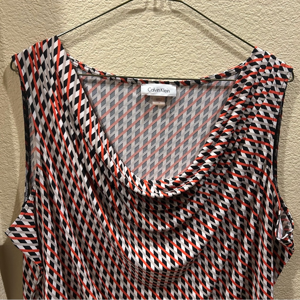 Calvin Klein Women's Top - Black, Red, White Geometric Design